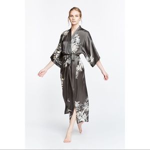 Kim + Ono Silk Yuri Robe in Gunmetal 🌸